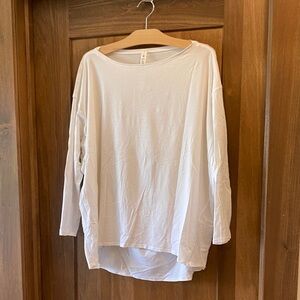 Lululemon back in action long sleeve
